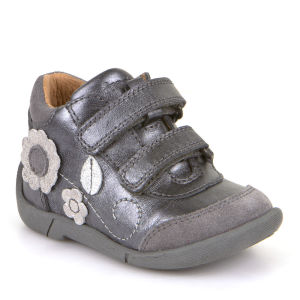 Children's shoes picture